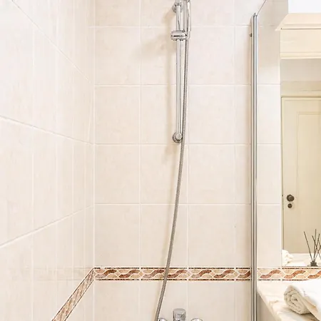 Ground Floor & Pool Apartment *