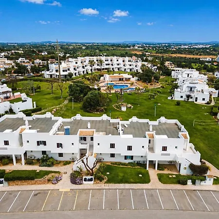 Apartment Ground Floor & Pool Albufeira